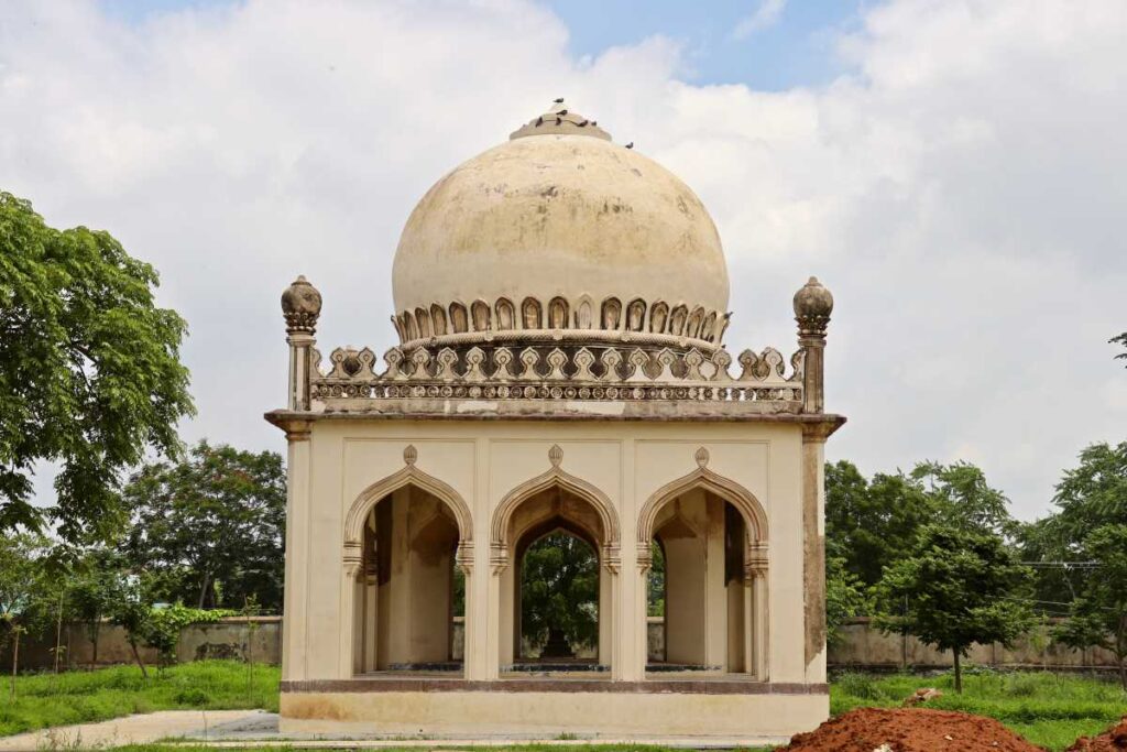 Qutub Shahi Tombs Photos