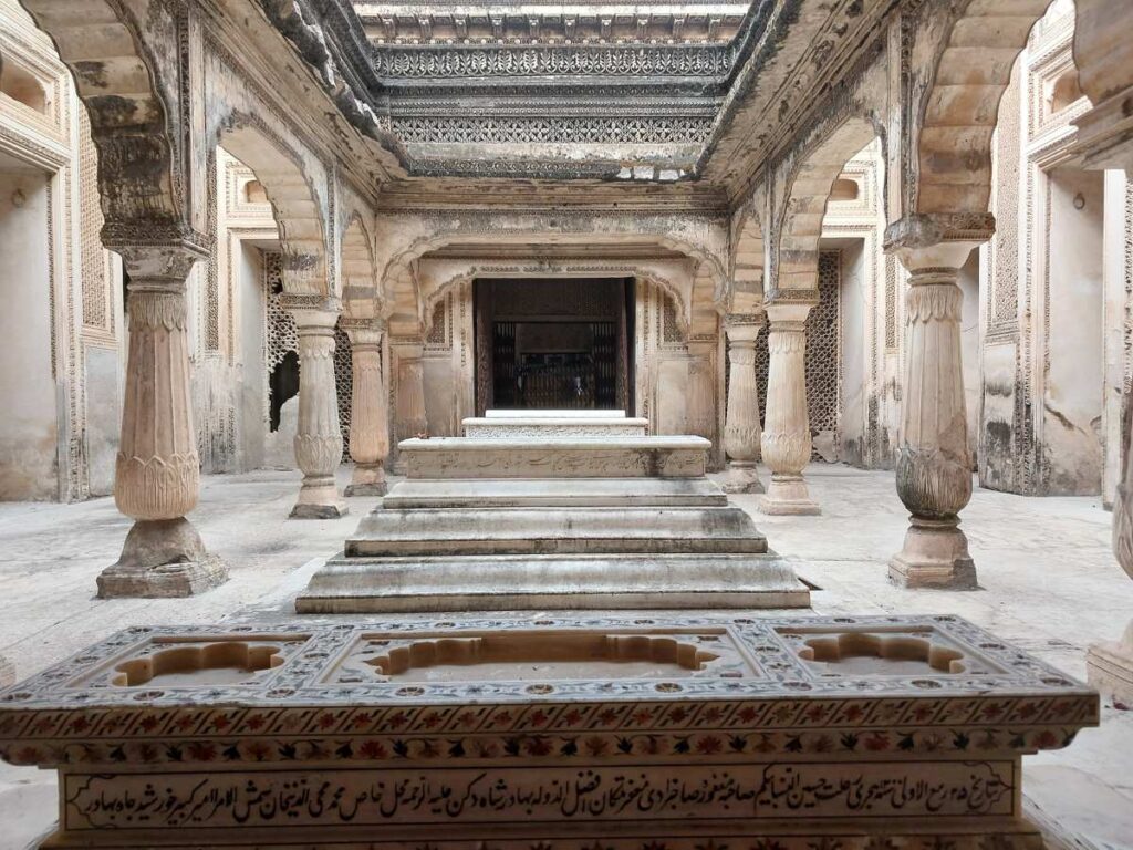 Paigah_Tombs_belonging_to_the_Paigah_family